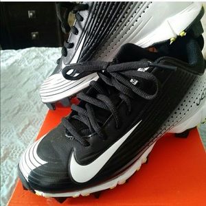 Baseball cleats